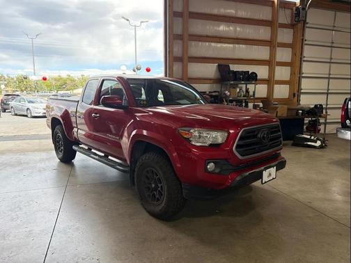 Barcelona Red Metallic 2019 Toyota Tacoma SR5