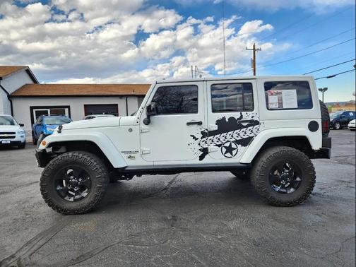 Bright White Clearcoat 2015 Jeep Wrangler Unlimited Altitude