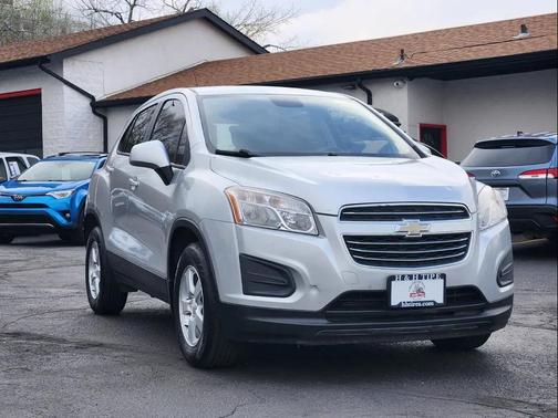 Silver Ice Metallic 2016 Chevrolet Trax LS