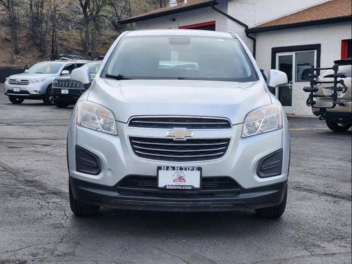 Silver Ice Metallic 2016 Chevrolet Trax LS