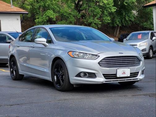 Ingot Silver 2016 Ford Fusion SE