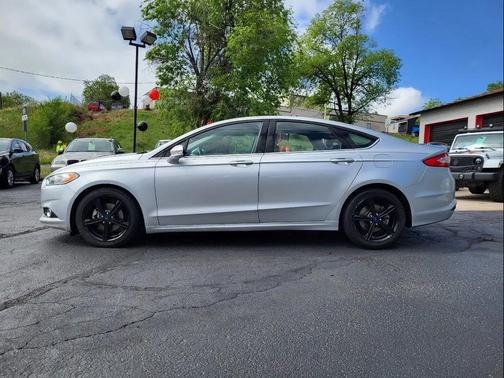 Ingot Silver 2016 Ford Fusion SE