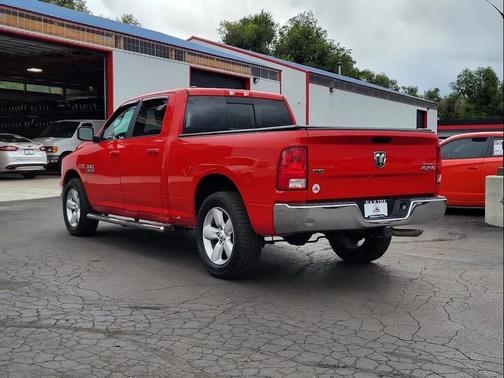 2019 RAM 1500 SLT