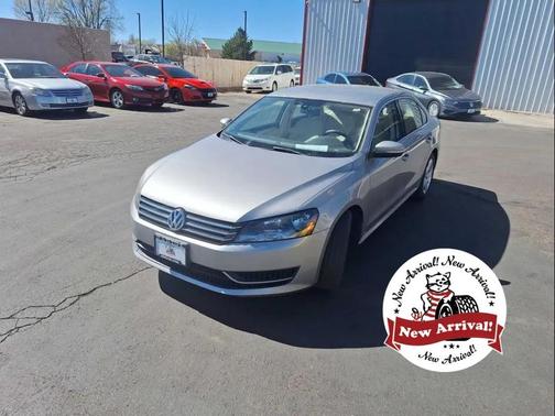 Silver 2013 Volkswagen Passat 2.5 SE
