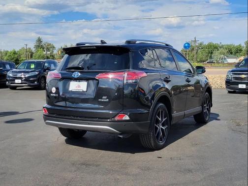 2017 Toyota RAV4 Hybrid SE