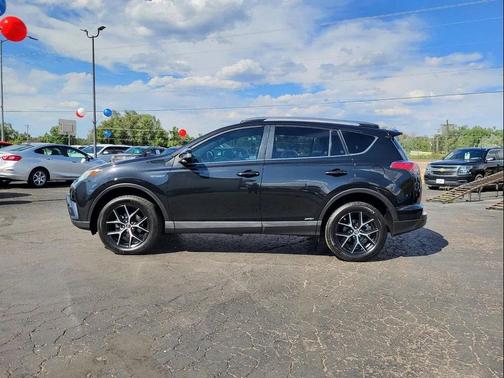 2017 Toyota RAV4 Hybrid SE