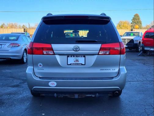 2004 Toyota Sienna CE