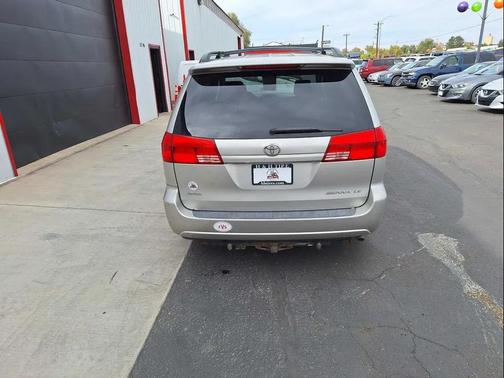 2004 Toyota Sienna CE