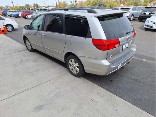 2004 Toyota Sienna CE