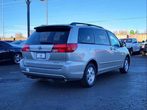 2004 Toyota Sienna CE