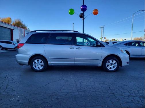 2004 Toyota Sienna CE