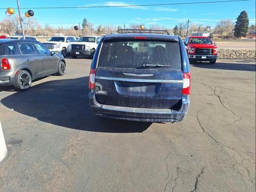 2014 Chrysler Town & Country Touring-L