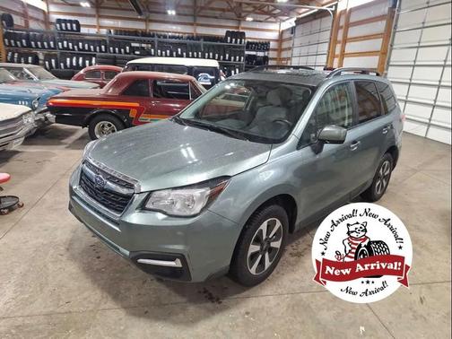 Jasmine Green Metallic 2017 Subaru Forester 2.5i Premium