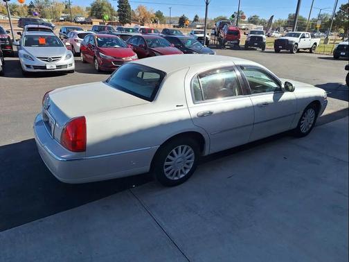 2004 Lincoln Town Car Ultimate