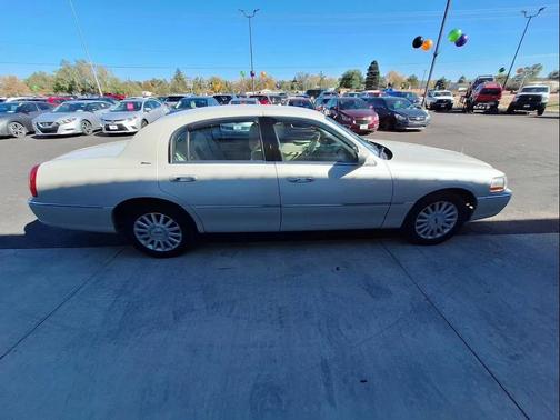 2004 Lincoln Town Car Ultimate