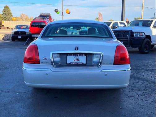 2004 Lincoln Town Car Ultimate
