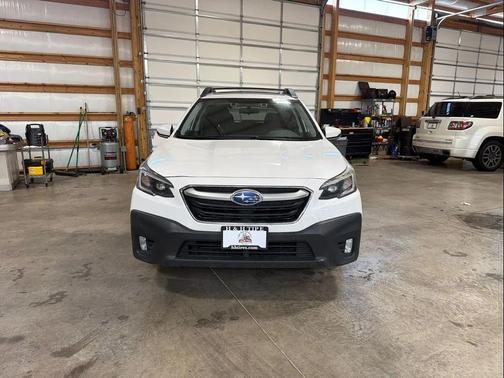Crystal White Pearl 2020 Subaru Outback Premium