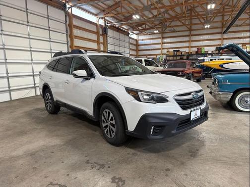 Crystal White Pearl 2020 Subaru Outback Premium