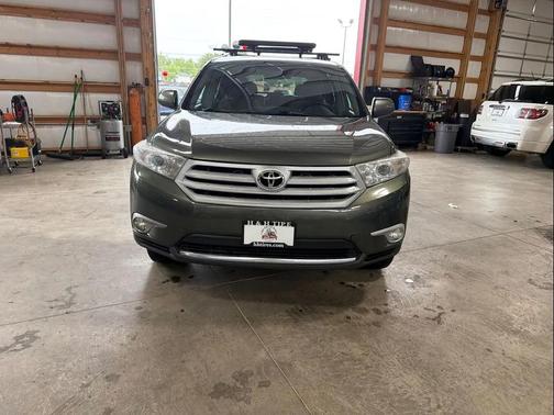 Cypress Pearl 2013 Toyota Highlander SE