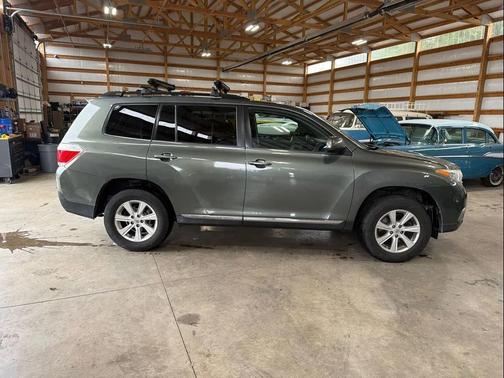 Cypress Pearl 2013 Toyota Highlander SE