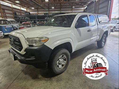 Super White 2016 Toyota Tacoma SR