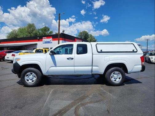 Super White 2016 Toyota Tacoma SR