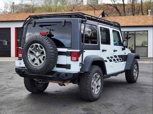 Bright White Clearcoat 2014 Jeep Wrangler Unlimited Rubicon