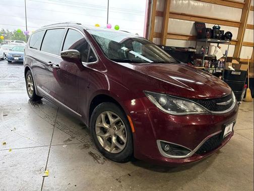 Red 2018 Chrysler Pacifica Limited