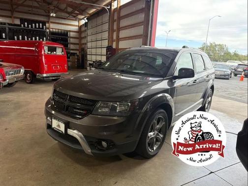 Granite Pearlcoat 2017 Dodge Journey Crossroad