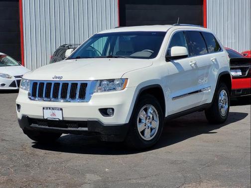 Stone White Clearcoat 2011 Jeep Grand Cherokee Laredo