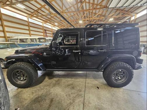 Black Clearcoat 2016 Jeep Wrangler Unlimited Backcountry