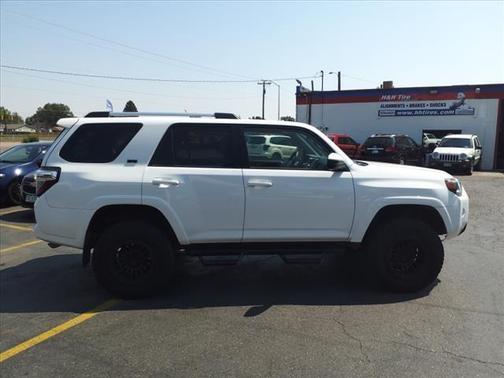 Photo 4 of 30 of 2019 Toyota 4Runner SR5 Sport