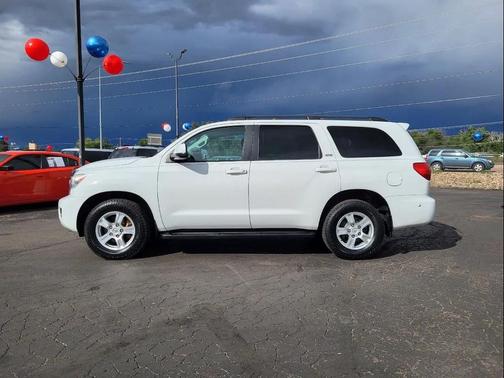 2014 Toyota Sequoia SR5