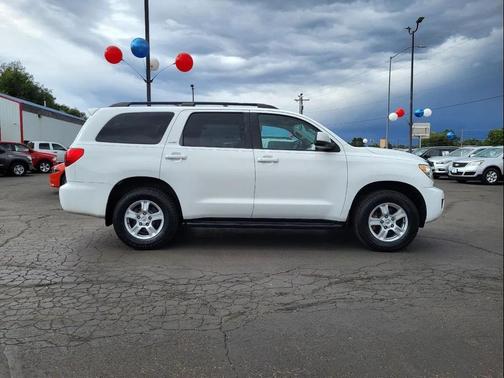 2014 Toyota Sequoia SR5