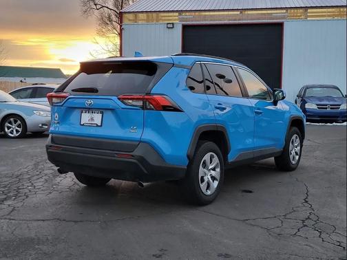 2021 Toyota RAV4 LE