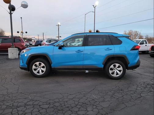 2021 Toyota RAV4 LE