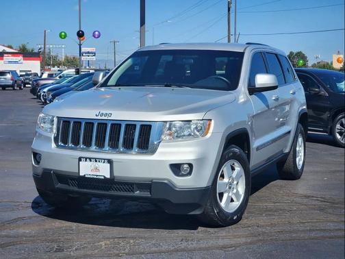 Bright Silver Metallic Clearcoat 2013 Jeep Grand Cherokee Laredo
