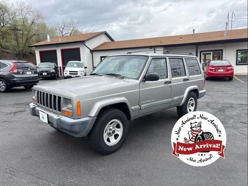 Silverstone Metallic Clearcoat 2001 Jeep Cherokee Sport 4WD
