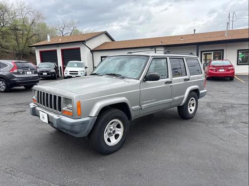 Silverstone Metallic Clearcoat 2001 Jeep Cherokee Sport 4WD