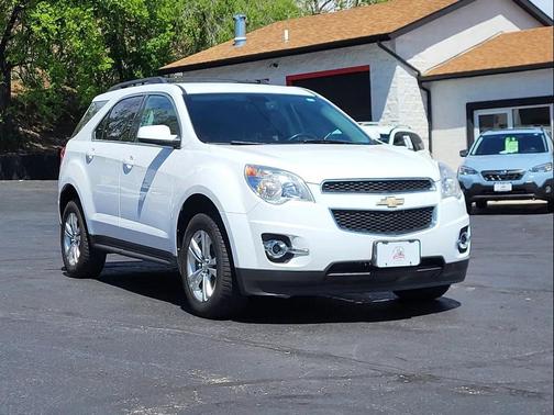 Summit White 2010 Chevrolet Equinox LT