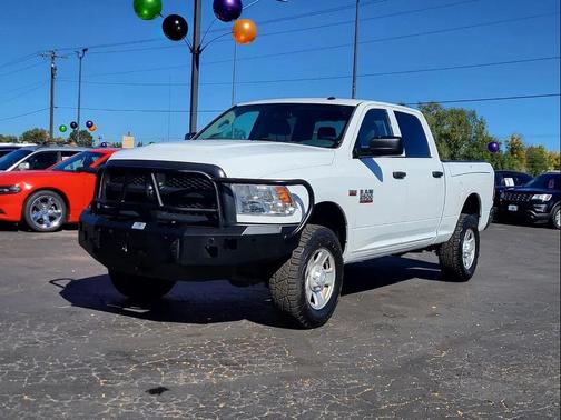 2017 RAM 2500 Tradesman Crew Cab 4x4 6'4' Box