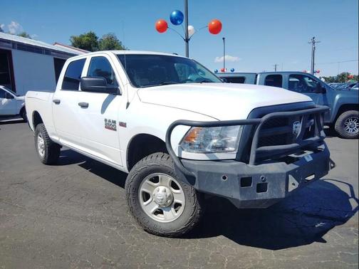 2017 RAM 2500 Tradesman Crew Cab 4x4 6'4' Box