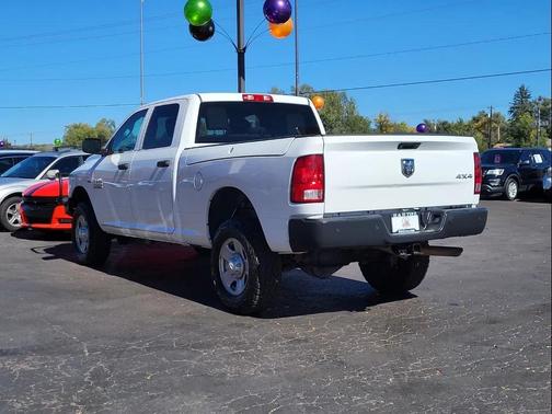 2017 RAM 2500 Tradesman Crew Cab 4x4 6'4' Box