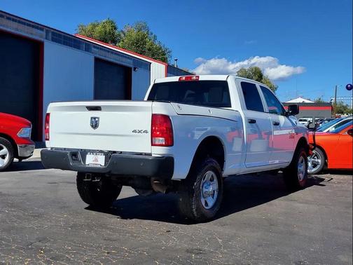2017 RAM 2500 Tradesman Crew Cab 4x4 6'4' Box