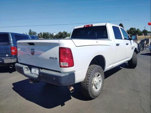 2017 RAM 2500 Tradesman Crew Cab 4x4 6'4' Box