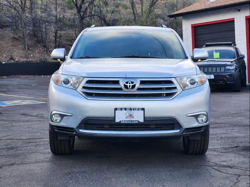 Classic Silver Metallic 2011 Toyota Highlander Limited
