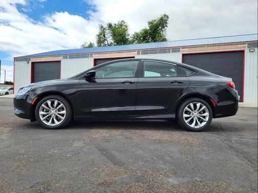 Black Clearcoat 2015 Chrysler 200 S