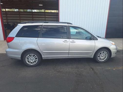 2008 Toyota Sienna LE