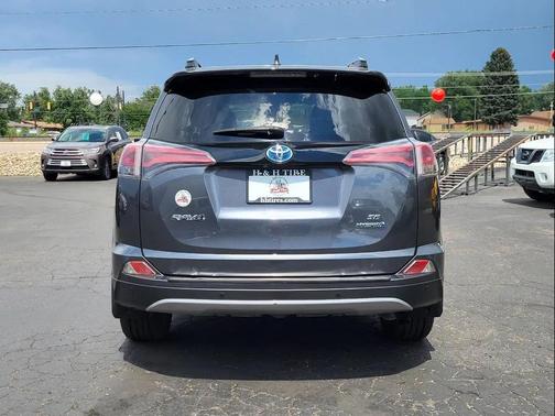 2018 Toyota RAV4 Hybrid SE