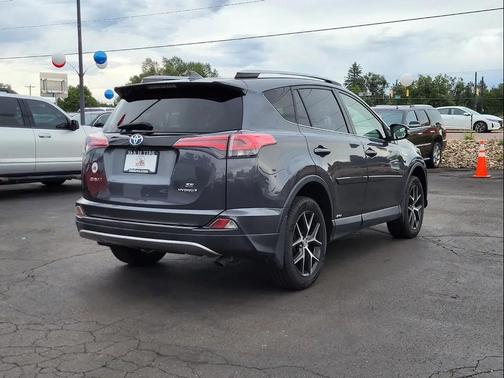 2018 Toyota RAV4 Hybrid SE
